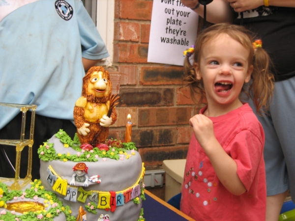 Fraggle Cake - Outside