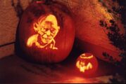Gollum Pumpkin - Lit Outside